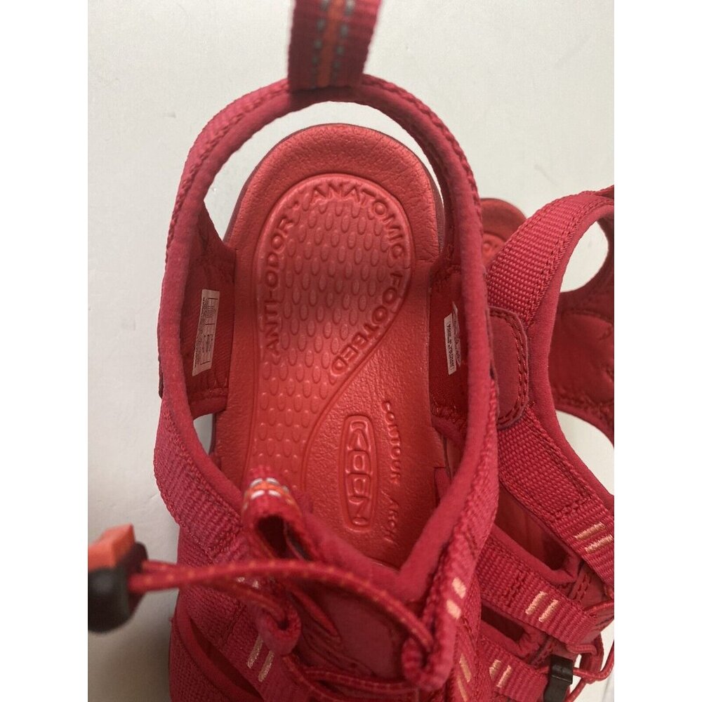 Keen Women’s Clearwater CNX Outdoor Sandals Size 6.5 Barberry / Hot Coral Pink - Picture 4 of 11